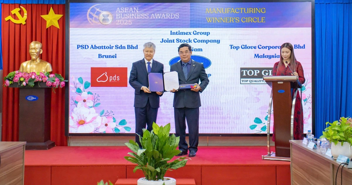 ‘Ông trùm’ nông sản Việt nhận giải thưởng lớn của ASEAN