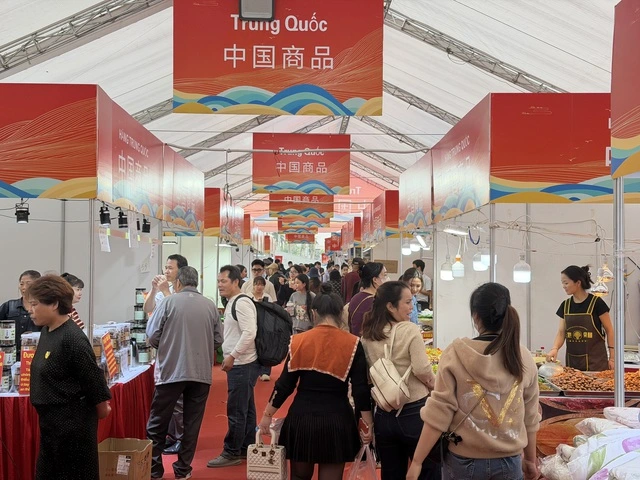 Khai mạc Hội chợ thương mại và du lịch quốc tế Việt - Trung 2025 - Ảnh 1