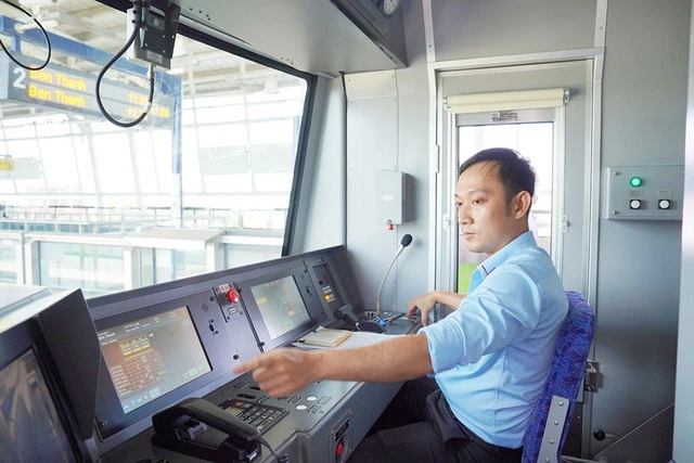 TP.HCM đào tạo hàng trăm cán bộ lên thạc sĩ, tiến sĩ chuyên ngành metro - Ảnh 1