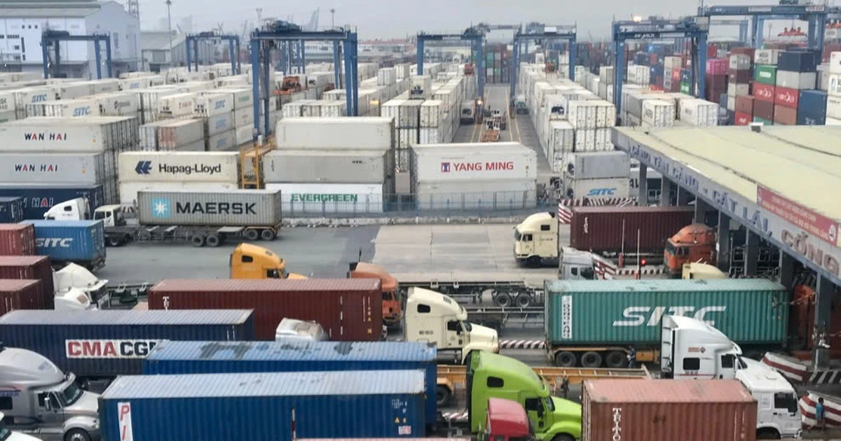 Tháng 11 xuất khẩu giảm mạnh, CPI bật tăng