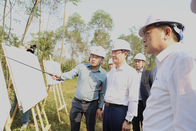 ‘Chốt’ tháng 11, EVNNPC có sản lượng điện tăng vọt, đóng điện vượt kế hoạch - Ảnh 1