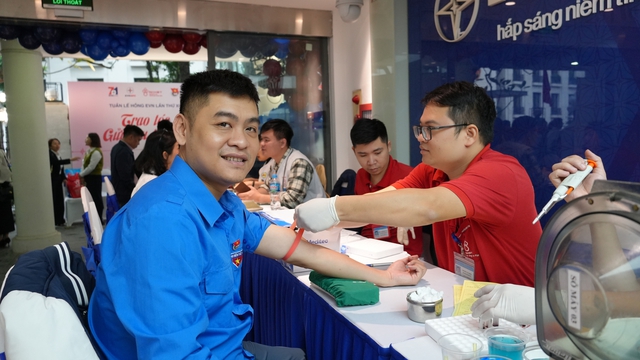 ‘Chốt’ tháng 11, EVNNPC có sản lượng điện tăng vọt, đóng điện vượt kế hoạch - Ảnh 4