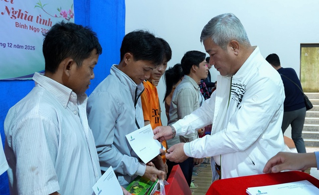 Petrovietnam mang ‘Tết sớm’ đến thôn Kho Vàng - Ảnh 1