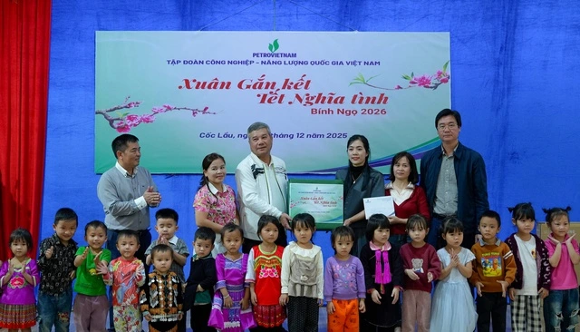 Petrovietnam mang ‘Tết sớm’ đến thôn Kho Vàng - Ảnh 2