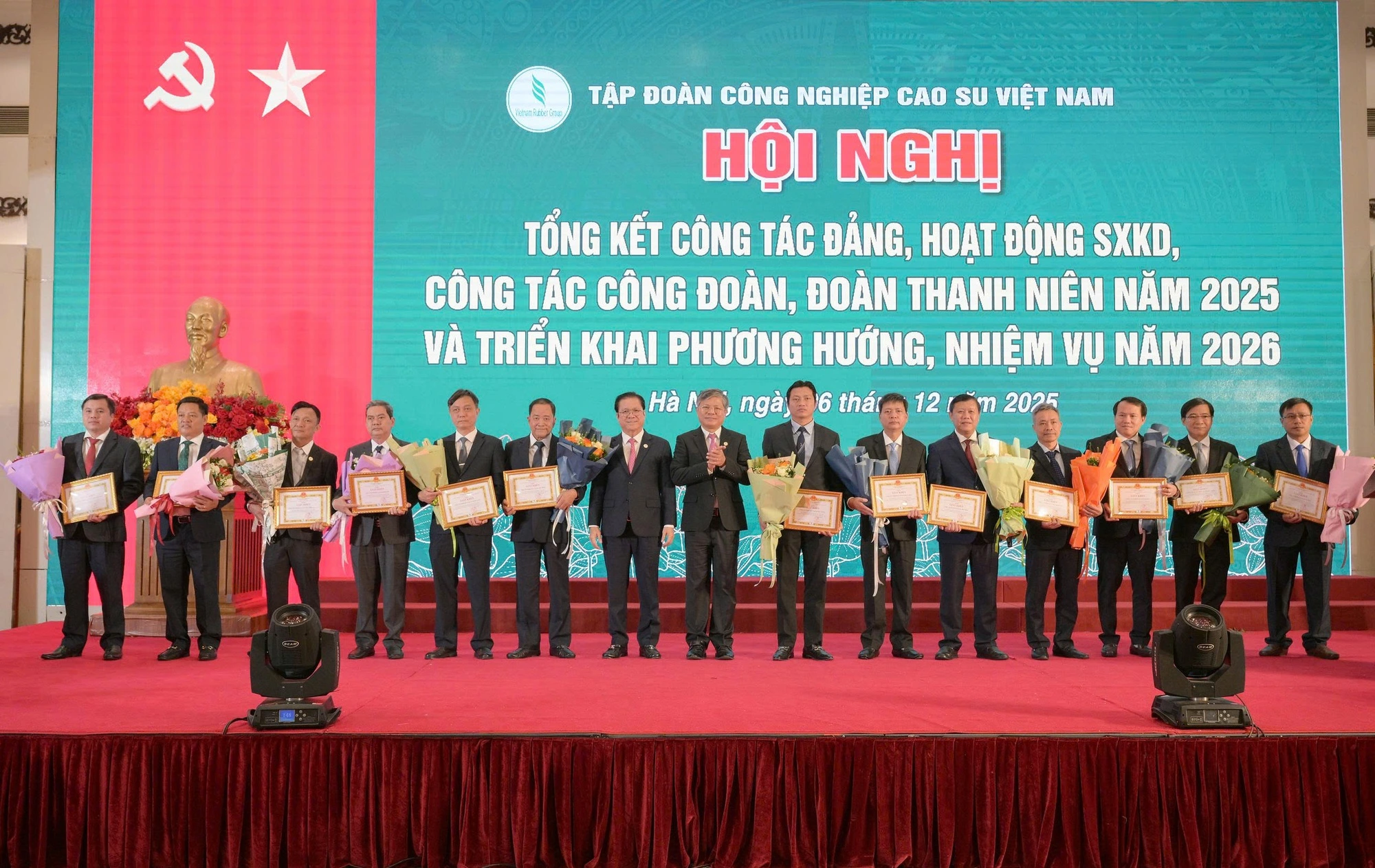 Lãi gần 7.000 tỉ đồng, VRG dồn lực đầu tư vào khu công nghiệp xanh, điện sạch - Ảnh 5