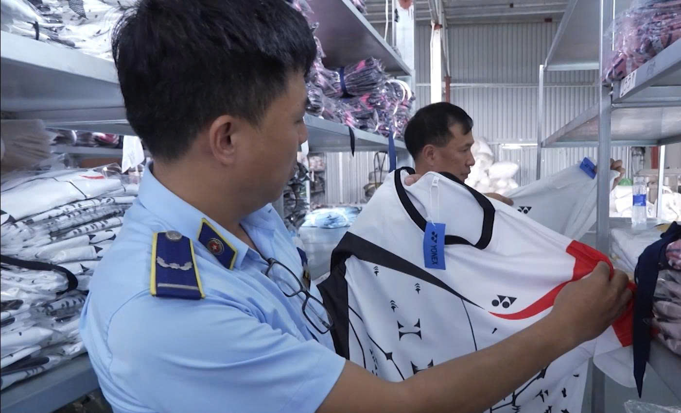 Thương mại điện tử vượt 31 tỉ USD, siết trách nhiệm sàn bán hàng giả, hàng lậu - Ảnh 1