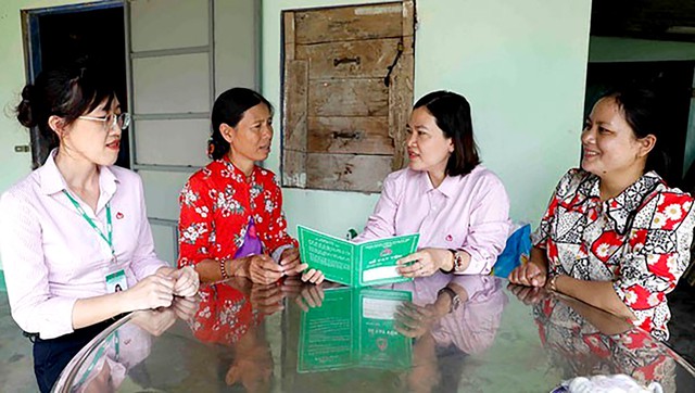 NHCSXH giảm lãi suất đối với khách hàng vay vốn bị ảnh hưởng sau bão số 13 - Ảnh 1