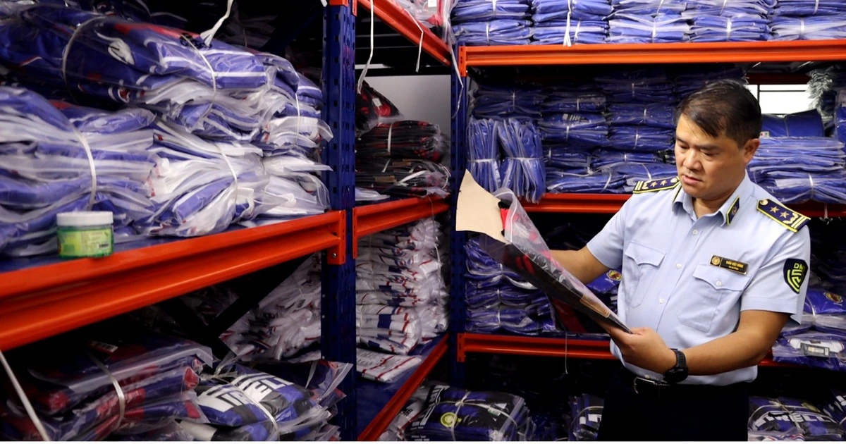 Quản lý thị trường siết chặt kiểm tra, xử lý vi phạm trên Facebook, Zalo