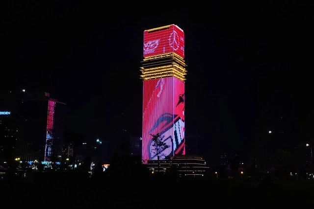 Sting Energy và Mercedes-AMG PETRONAS thắp sáng nhiều địa danh, đánh dấu hợp tác toàn cầu - Ảnh 3