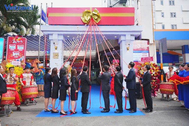 Vietravel ra mắt nhận diện thương hiệu mới, đánh dấu 30 năm đồng hành cùng đất nước - Ảnh 3