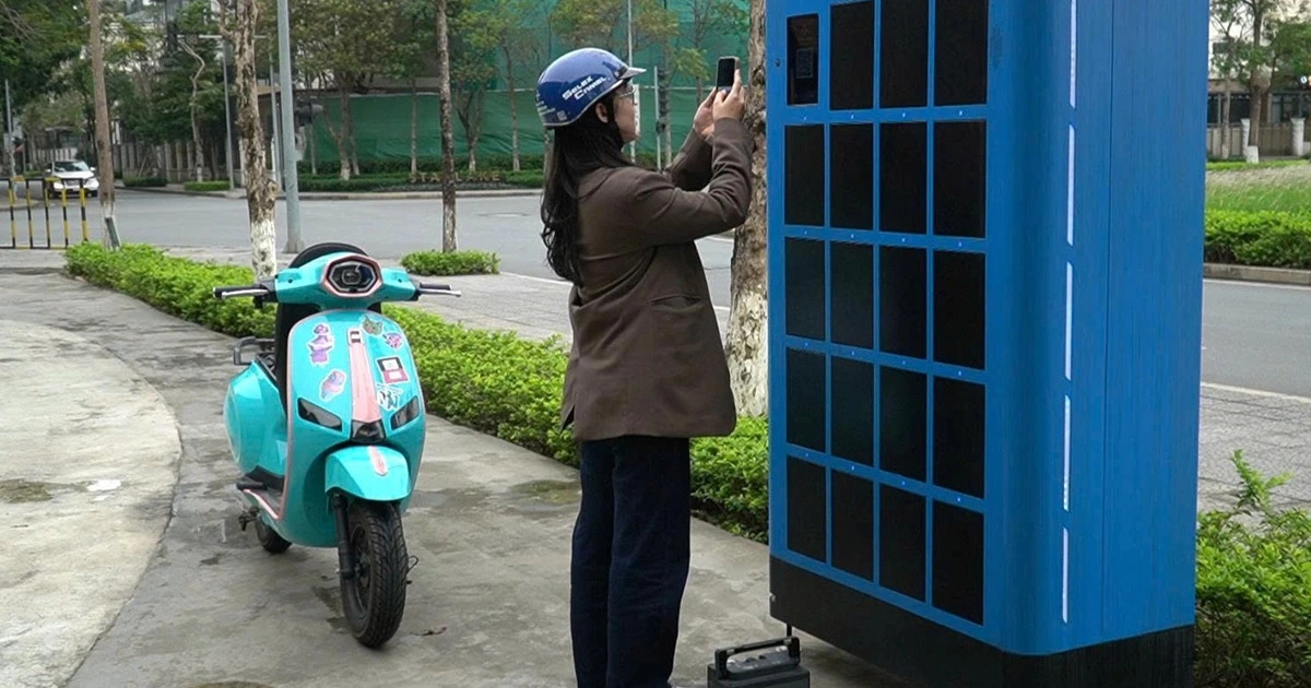 TP.HCM sẽ có 20.000 tủ đổi pin cho xe máy điện trên vỉa hè