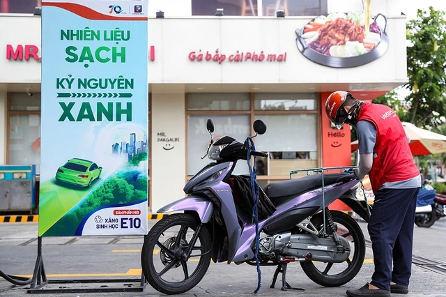 Vì sao xăng E10 vẫn còn khó bán? - Ảnh 1