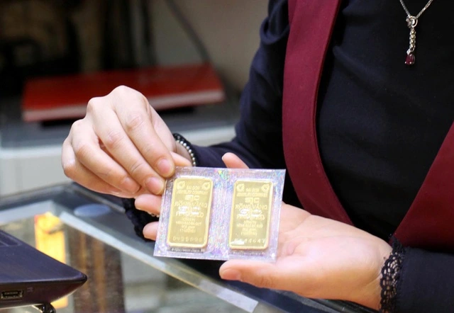 Giá vàng hôm nay 1.12.2025: Tăng lên mức kỷ lục - Ảnh 1