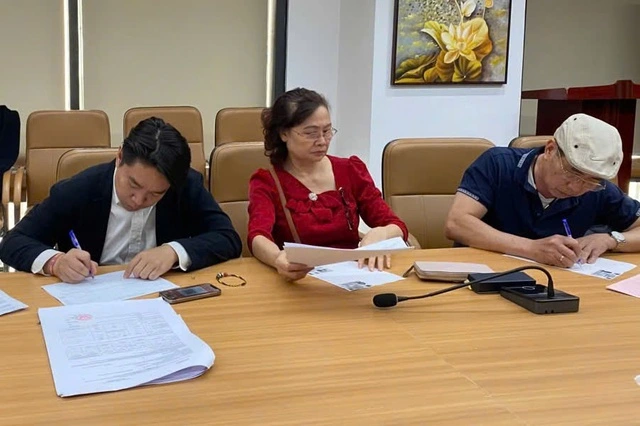 Chi tiền bồi thường hỗ trợ cho người dân thuộc dự án quảng trường cạnh hồ Gươm - Ảnh 1