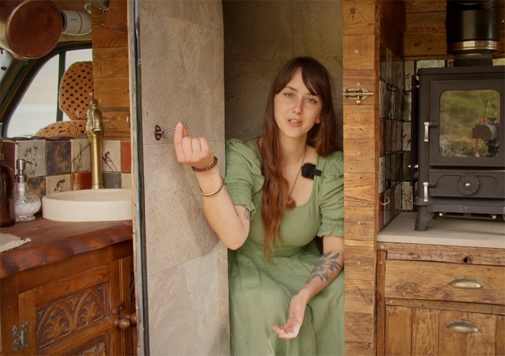 Căn nhà vỏn vẹn 4m² khiến triệu người ngỡ ngàng - Ảnh 7