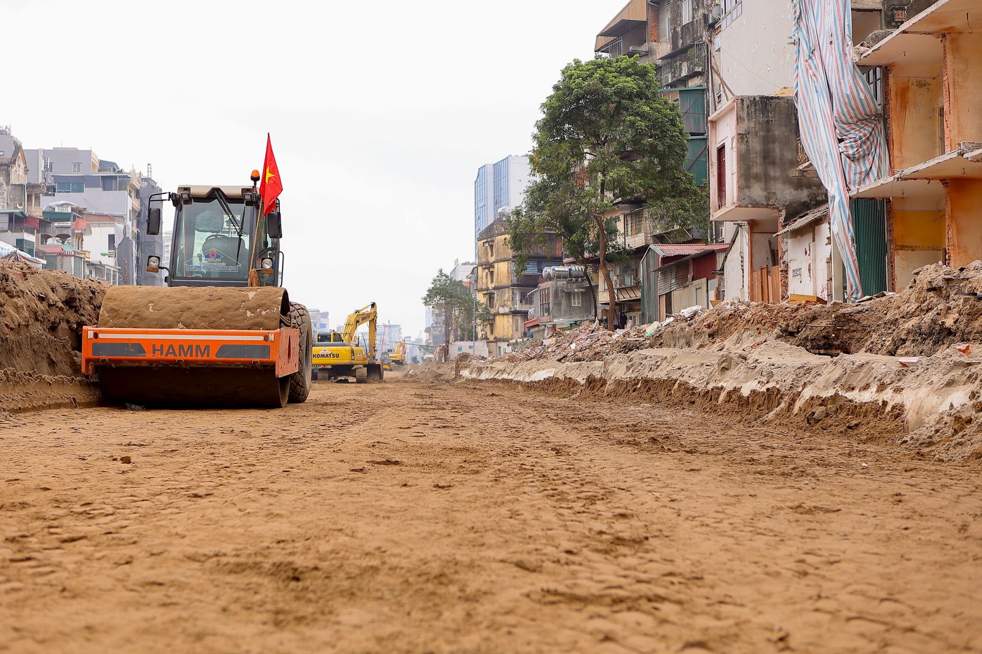 Kỳ tích thông xe tuyến đường mỗi mét tốn 3,5 tỷ: 30 năm chờ đợi và 30 ngày thần tốc giải cứu nút thắt thủ đô - Ảnh 10