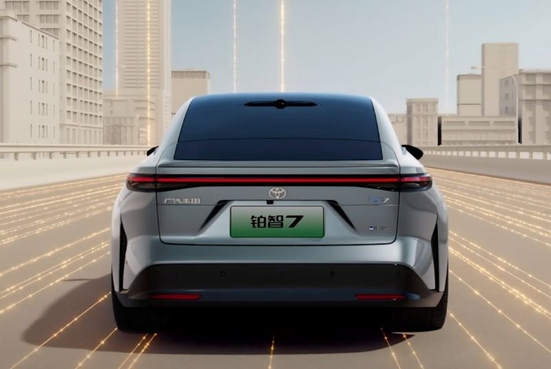 Sắp mở bán ô tô điện Toyota lớn hơn Camry: 'Ruột' Huawei, tầm hoạt động 700 km, giá tương đương 760 triệu đồng - Ảnh 3