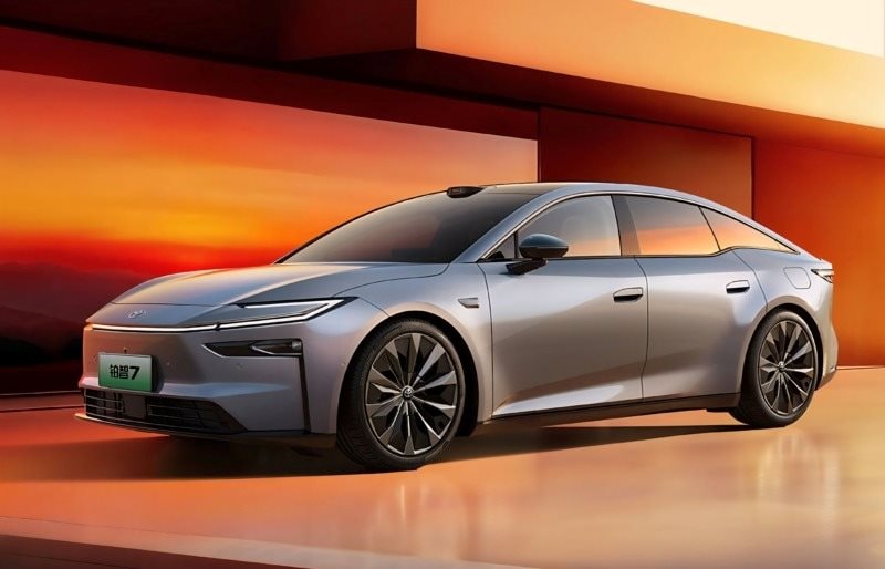 Sắp mở bán ô tô điện Toyota lớn hơn Camry: 'Ruột' Huawei, tầm hoạt động 700 km, giá tương đương 760 triệu đồng - Ảnh 2