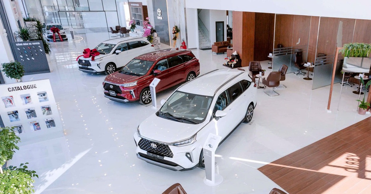 Cuộc đua giảm giá ôtô đầu năm 2026: Xe xăng 'cắt máu', xe điện miễn phí sạc - Ảnh 2