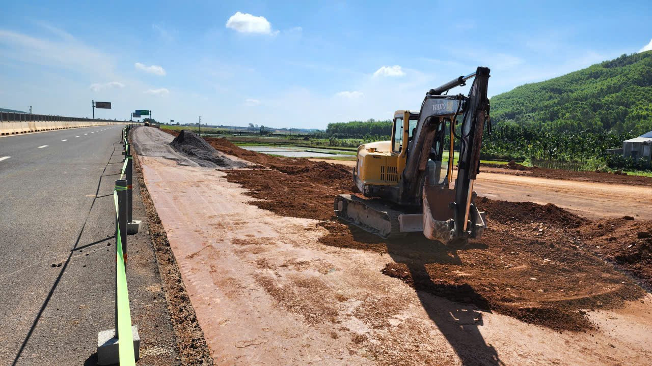 Cận cảnh thi công trạm dừng nghỉ trên cao tốc Quảng Ngãi – Hoài Nhơn - Ảnh 5