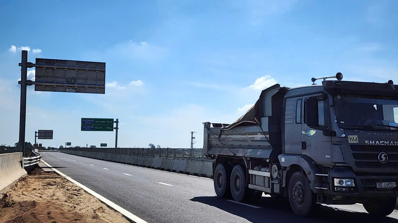 Cận cảnh thi công trạm dừng nghỉ trên cao tốc Quảng Ngãi – Hoài Nhơn - Ảnh 13