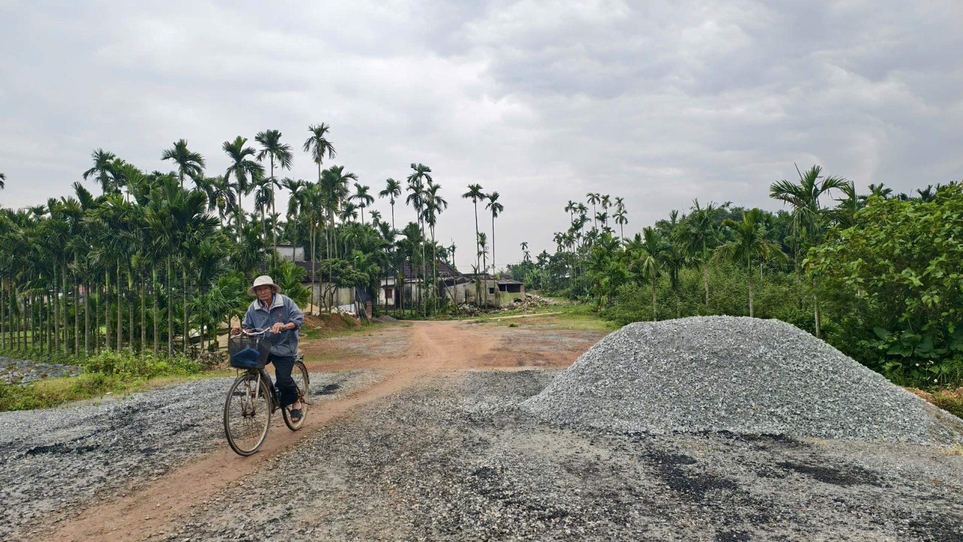 Nhiều dự án giao thông trọng điểm chậm tiến độ - Ảnh 2