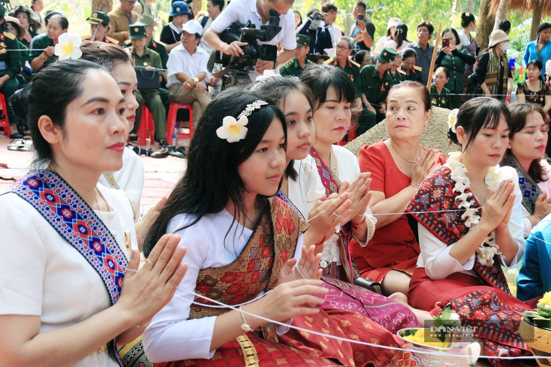 Láng giềng Việt Nam hiện đang sống ở năm 2569 - Ảnh 4