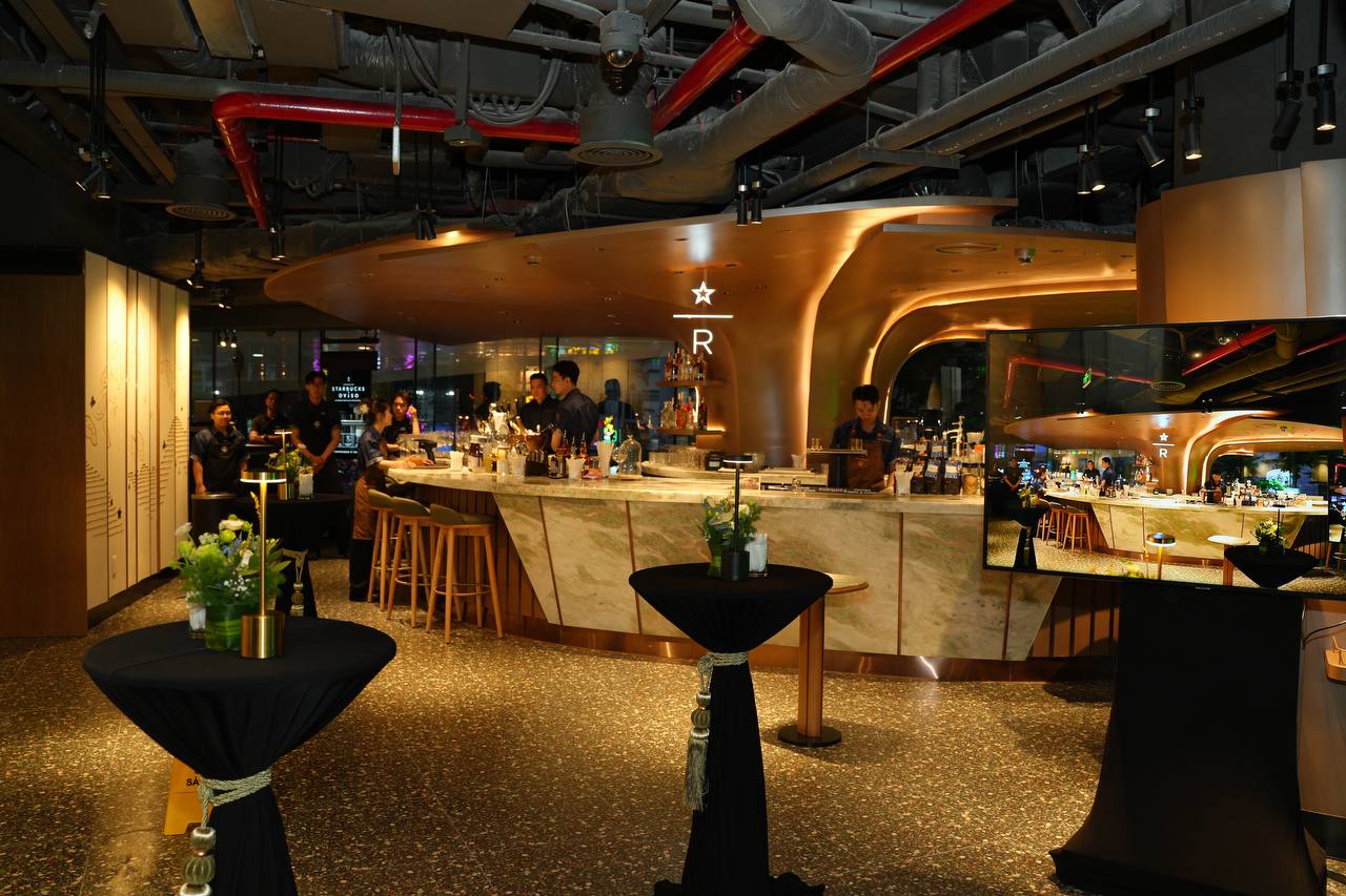 Starbucks "ôm" loạt vị trí vàng tỷ đồng - ván cược mặt bằng tại Việt Nam - Ảnh 2