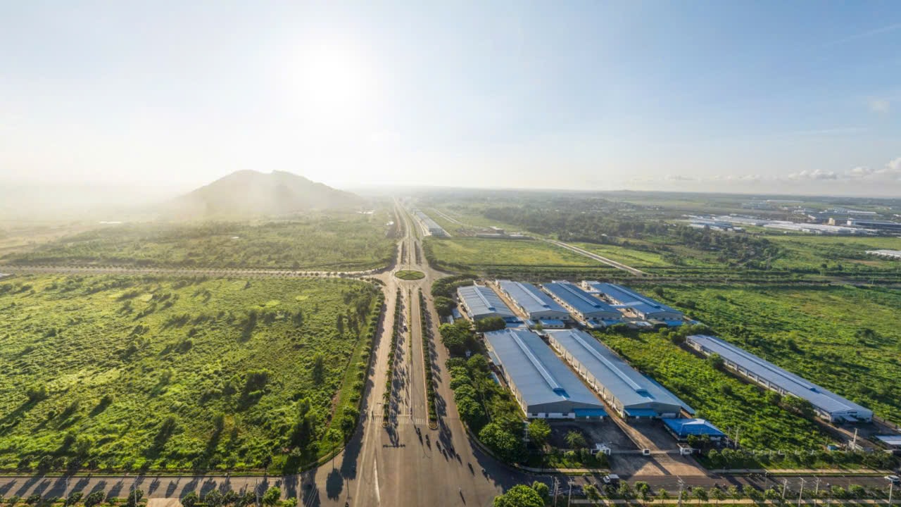 Vượt chỉ tiêu cao nhất cả nước, GRDP bình quân đầu người của thủ phủ công nghiệp Việt Nam đạt mức nào? - Ảnh 1