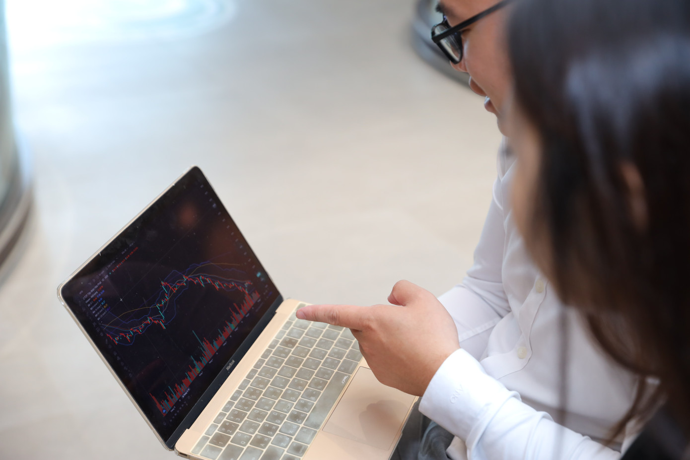 VN-Index 'tuột đỉnh' 1.900 điểm, điều gì chờ đợi chứng khoán tuần tới? - Ảnh 1