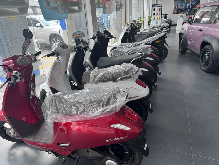 Một năm, VinFast bán hơn 400.000 xe máy điện - Ảnh 1