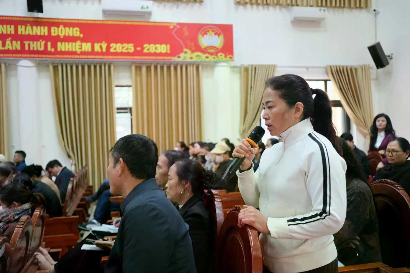 Cảnh tượng chưa từng xảy ra dịp Tết ở chợ đầu mối rất lớn miền Bắc - Ảnh 5