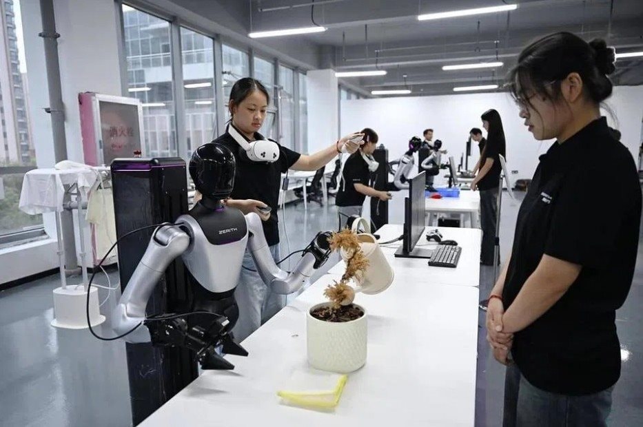 Nghịch lý 2026: Sinh viên công nghệ phải đi ‘làm xiếc’ cho robot học việc và sự thật bên trong trại huấn luyện người máy lớn nhất hành tinh - Ảnh 3