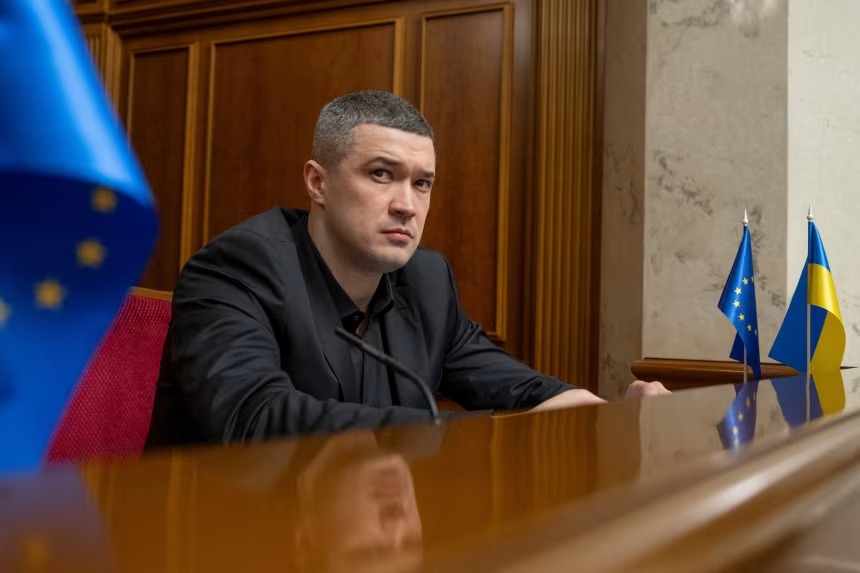 Tân Bộ trưởng Quốc phòng trẻ nhất lần đầu tiết lộ con số "bất ngờ" trong quân đội Ukraine - Ảnh 1