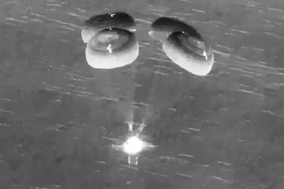 Khoảnh khắc lịch sử: 4 phi hành gia vừa trở về Trái đất sau 1 sự kiện chưa từng có tiền lệ! - Ảnh 1