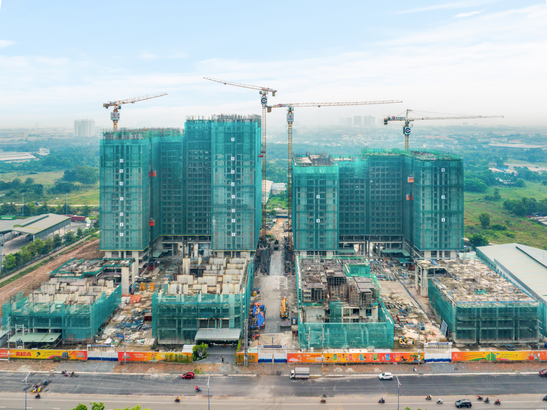 Công trường La Pura mặt tiền Quốc lộ 13 hiện tại có gì? - Ảnh 2