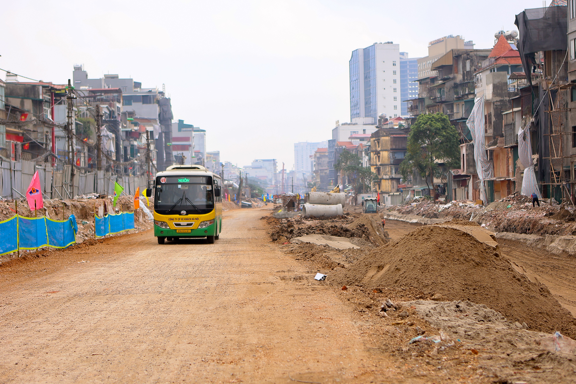 Kỳ tích thông xe tuyến đường mỗi mét tốn 3,5 tỷ: 30 năm chờ đợi và 30 ngày thần tốc giải cứu nút thắt thủ đô - Ảnh 3