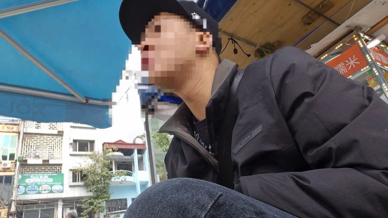 'Hàng xách tay' tràn lan cửa khẩu - Ảnh 3