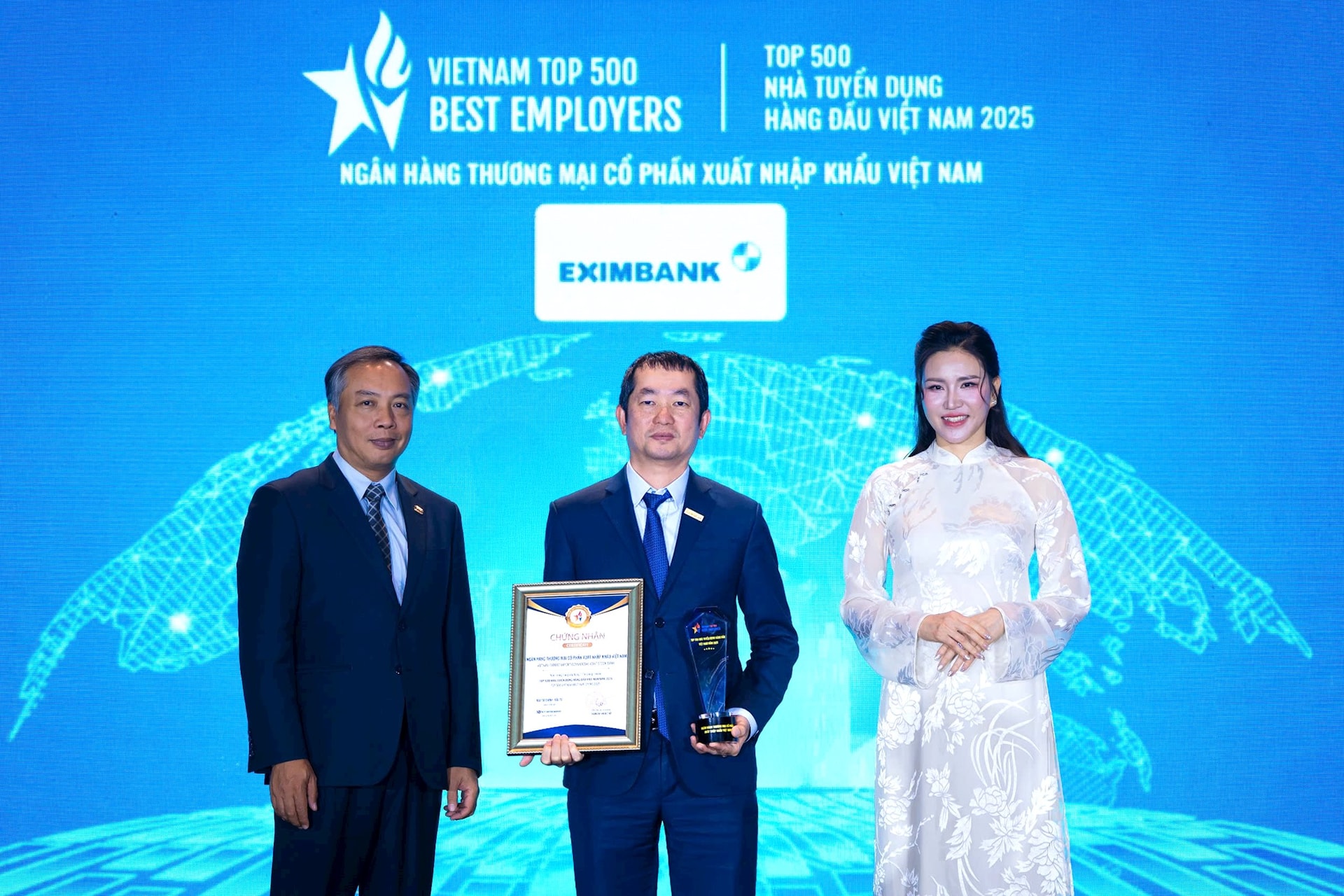 Eximbank được vinh danh 03 hạng mục Top 10 – Top 50 – Top 500 Nhà tuyển dụng và môi trường làm việc tốt nhất Việt Nam năm 2025 - Ảnh 3