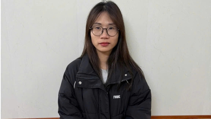 Nữ nhân viên ngân hàng rút ruột thẻ tín dụng của 39 khách hàng - Ảnh 1