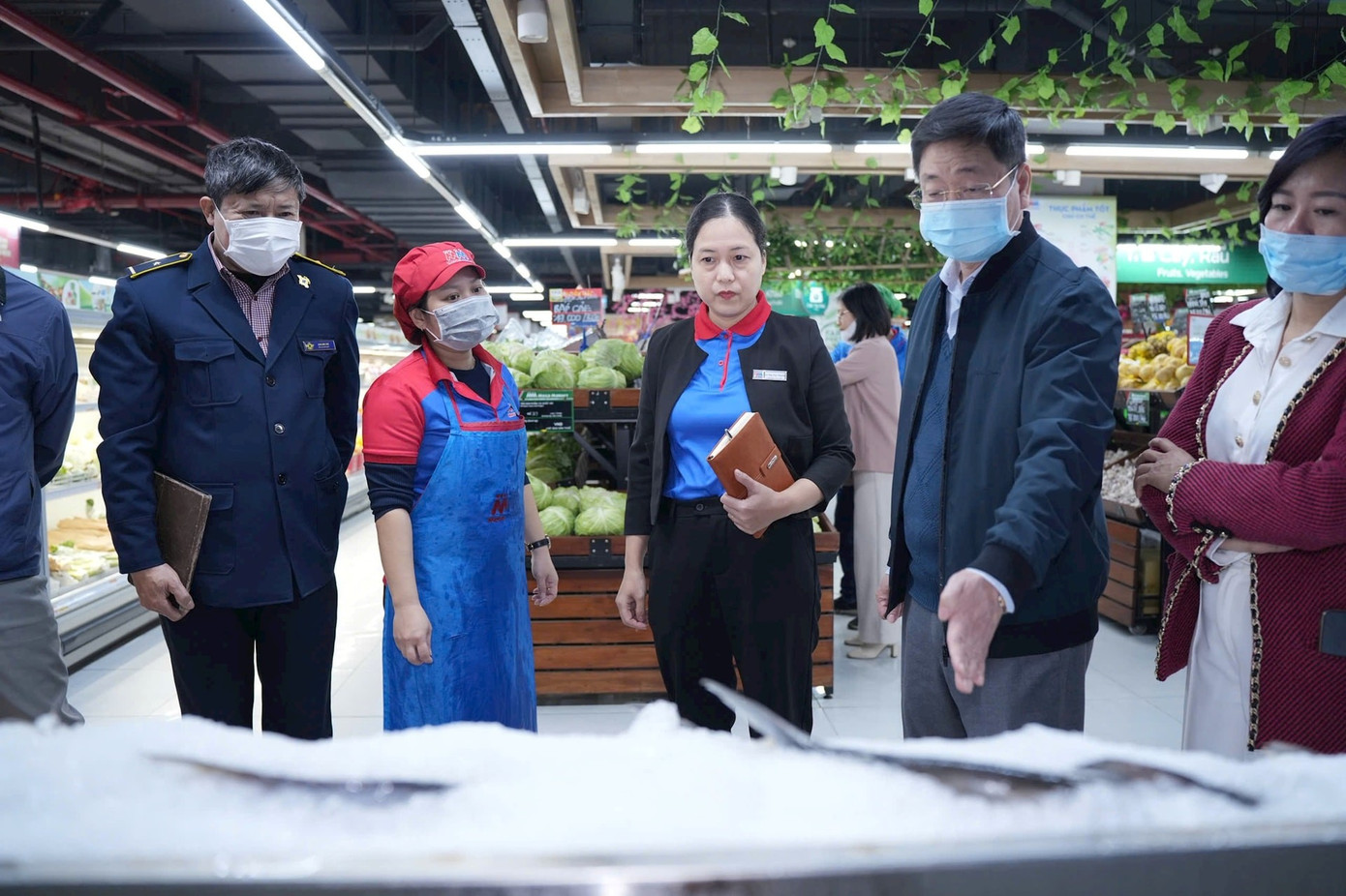 Hà Nội: Phát hiện nhiều sản phẩm tươi sống tại siêu thị không có hạn sử dụng - Ảnh 1