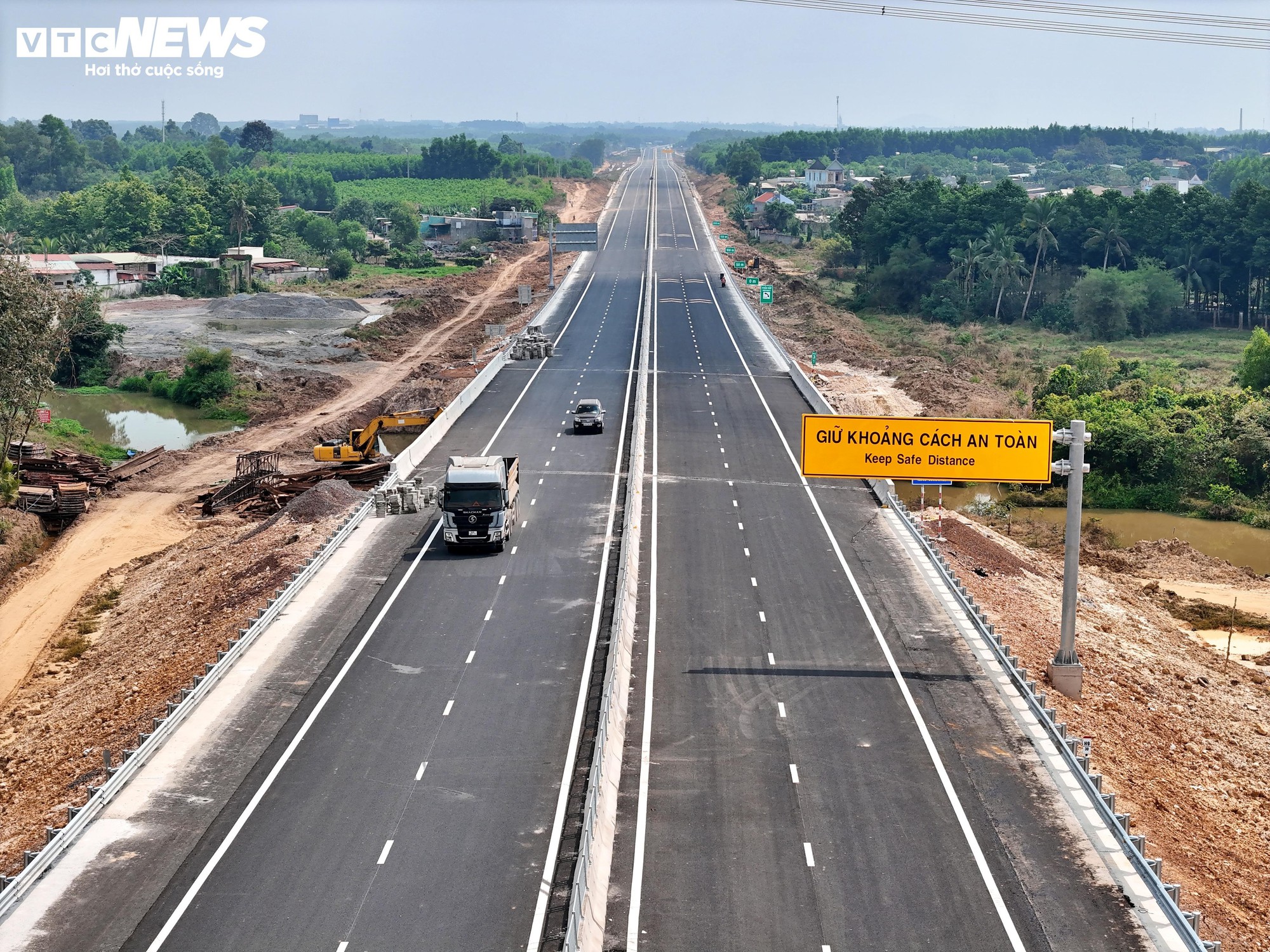 Toàn cảnh 38 km cao tốc Biên Hòa - Vũng Tàu trước ngày thông xe - Ảnh 8