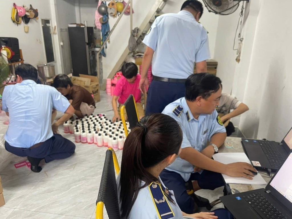 Nhức nhối hàng giả, hàng nhái online, sập bẫy 'thần dược' - Ảnh 2