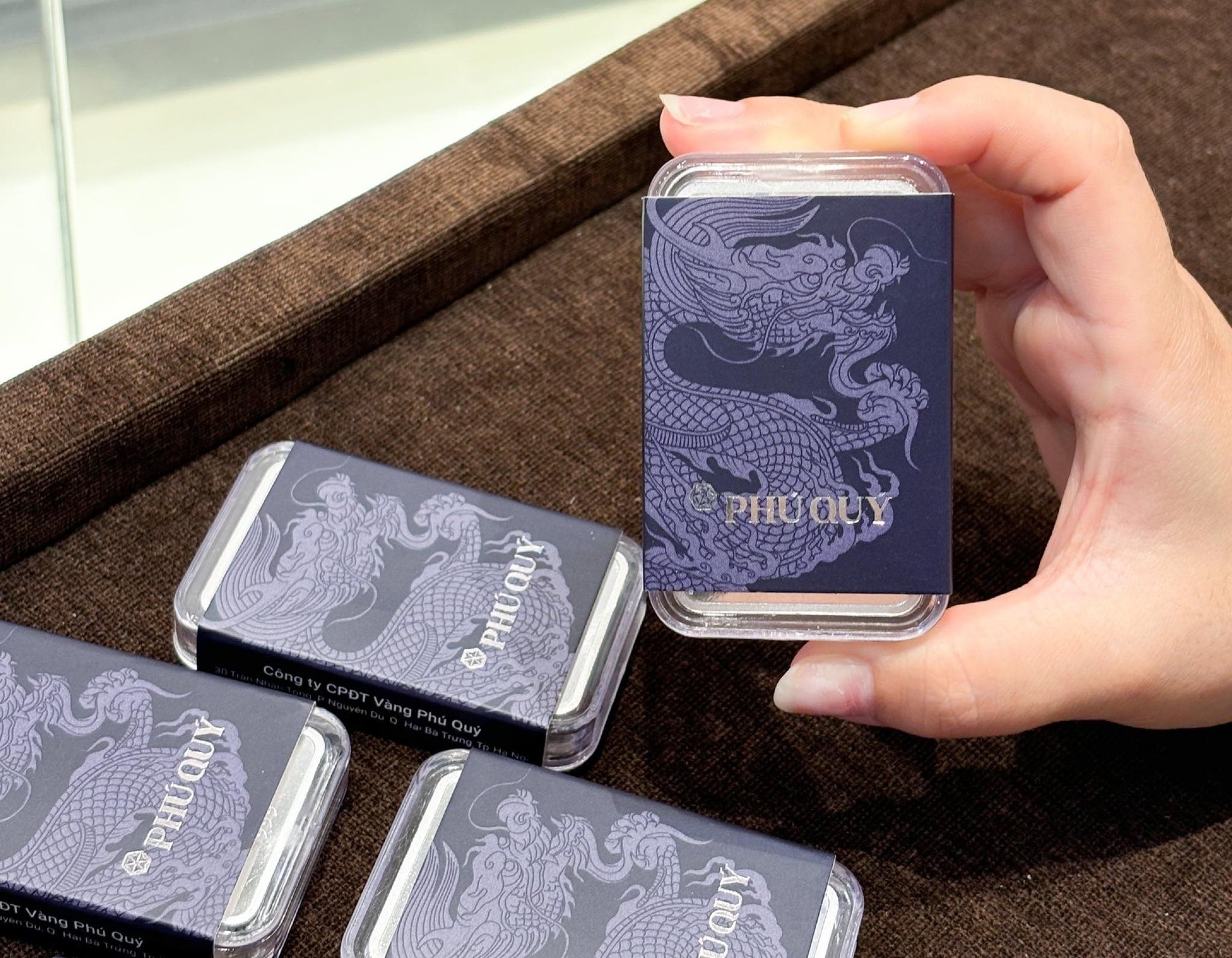 Bạc chạm ngưỡng 100 triệu/kg sắp không còn là chuyện đùa - Ảnh 1