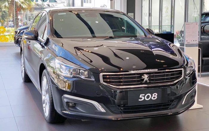 Khắc nghiệt 'đào thải' sedan cỡ D ở Việt Nam: Chưa đầy 10 năm, 7 xe bị khai tử, Toyota Camry trước cơ hội độc tôn trong phân khúc - Ảnh 4