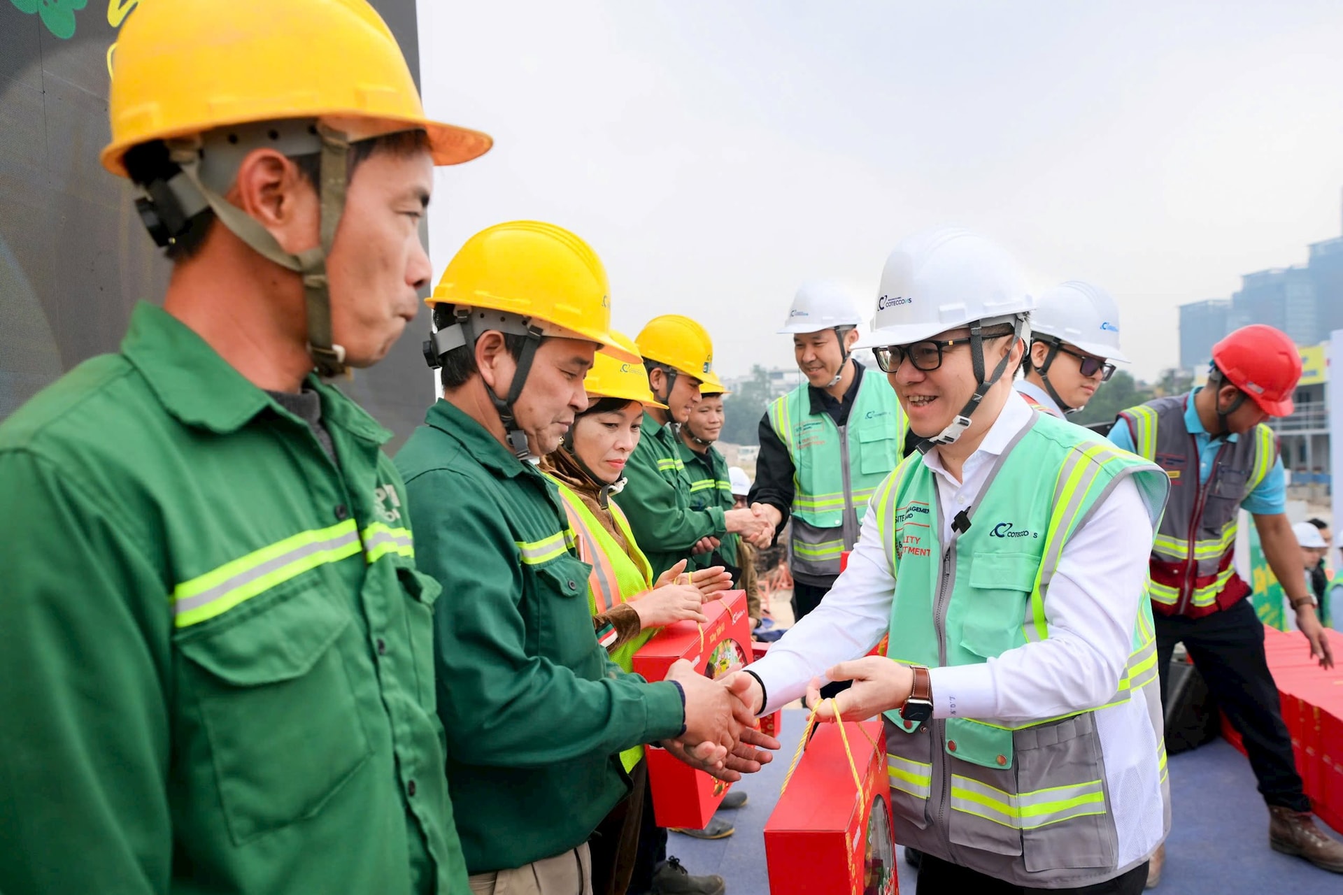 Nhà thầu lớn nhất Việt Nam làm một việc cho 1.100 công nhân: Đại diện Liên đoàn Lao động nói lời cảm ơn - Ảnh 3