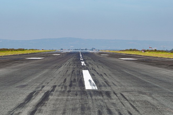 Lý do gì khiến sân bay quốc tế đầu tiên của Tây Nguyên sau hơn 1 tháng nữa phải đóng cửa? - Ảnh 3