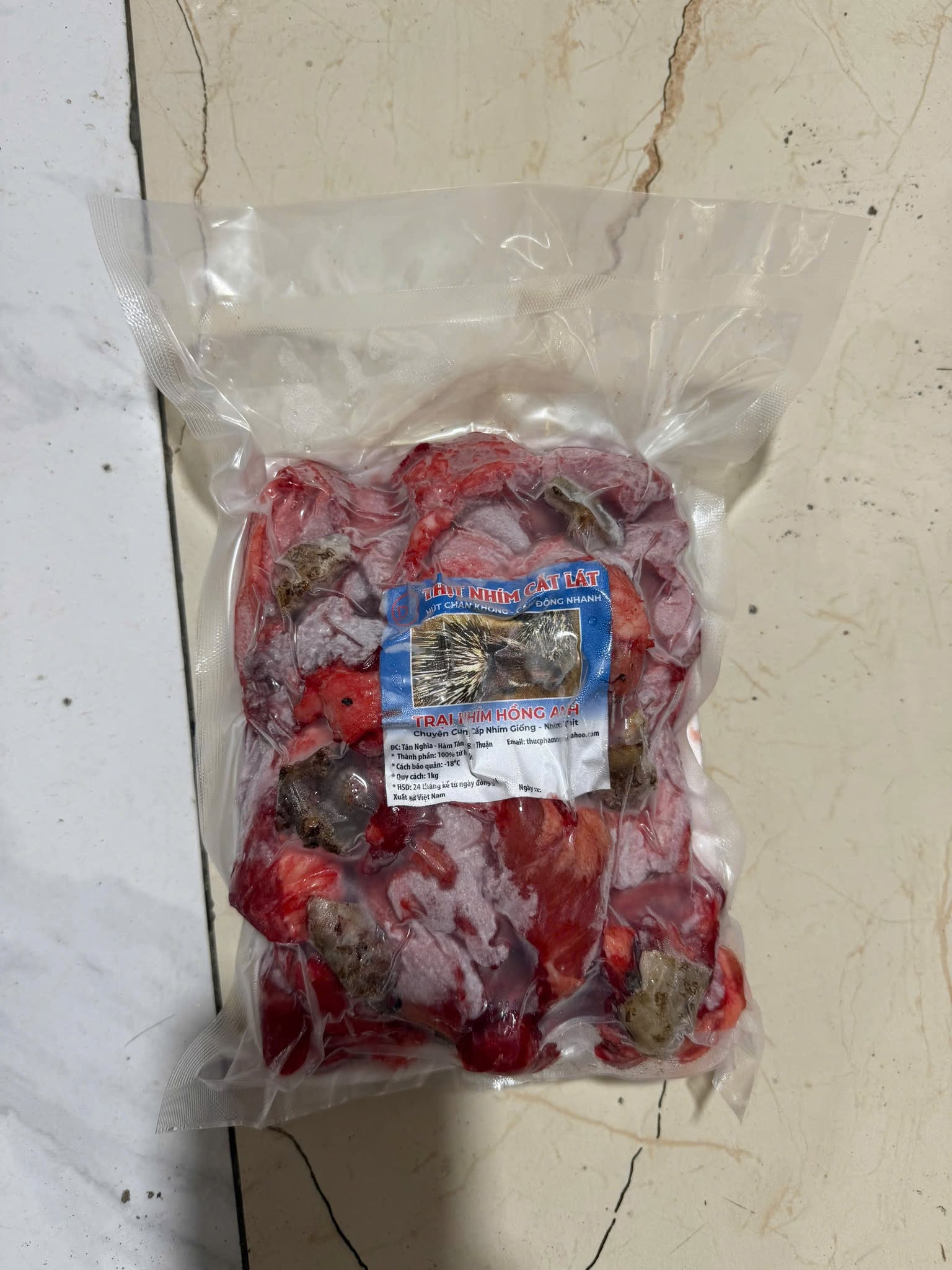 Cận cảnh kho thịt heo "đội lốt" đà điểu, dê, nai, nhím tuồn ra thị trường vừa bị triệt phá - Ảnh 5