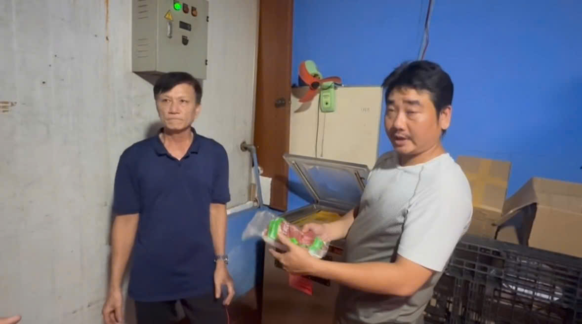 Cận cảnh kho thịt heo "đội lốt" đà điểu, dê, nai, nhím tuồn ra thị trường vừa bị triệt phá - Ảnh 9