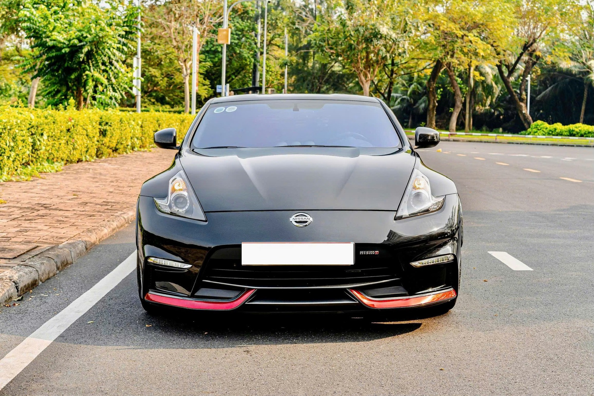 Nissan 370Z Nismo số sàn duy nhất Việt Nam rao 3,7 tỷ đồng: Đắt hơn RX 350 bản 'base' mua mới, bù lại 'xe gần như mới' cho người thích sưu tầm - Ảnh 4
